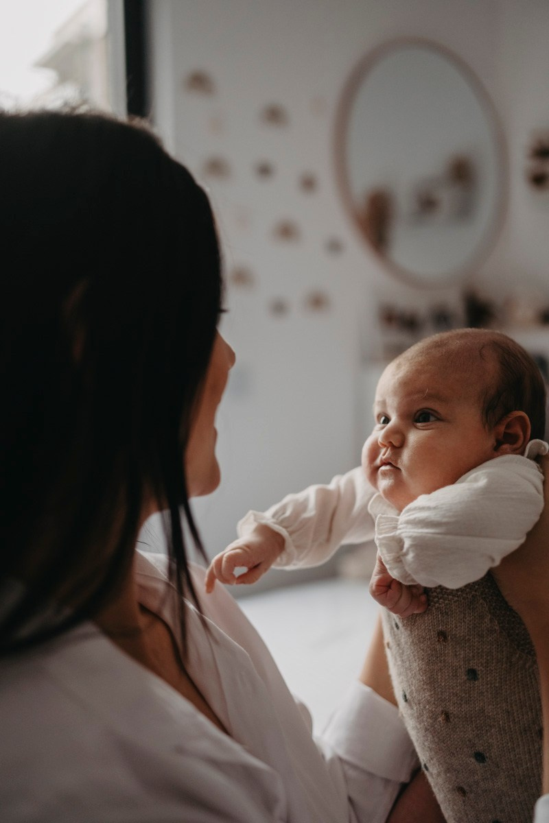 Bojana, Marko i Eva — porodicno fotografisanje kod kuce. Deciji i porodicni fotograf u Beogradu Oksana Skendzic