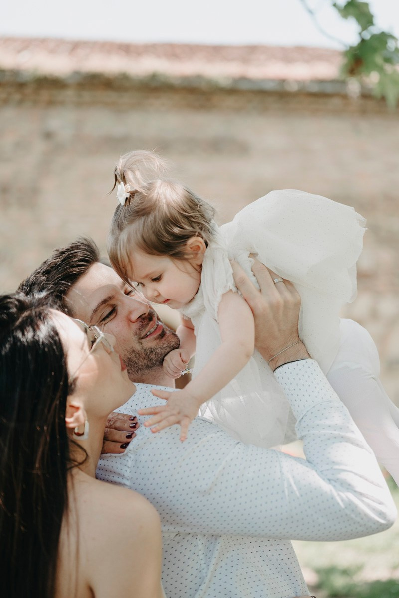 Lara / krstenje, crkva svete Ruzice na Kalemegdanu. Deciji i porodicni fotograf u Beogradu Oksana Skendzic