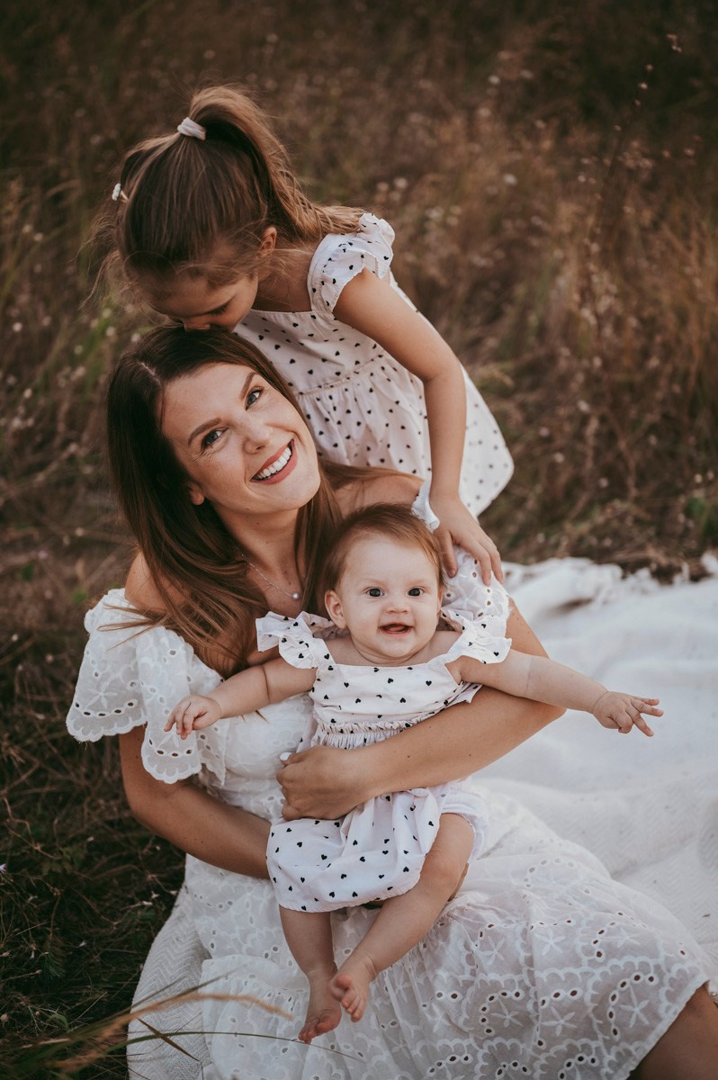 Sonja, Bojan, Nadja i Una / porodicno fotografisanje. Deciji i porodicni fotograf u Beogradu Oksana Skendzic