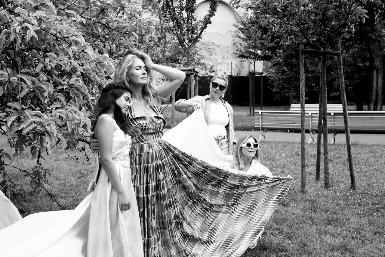 BACKSTAGE. Dana Lišková — Empathetic Photographer | Introspective Artist |Neurodivergent Coach | Founder of Artepy.cz