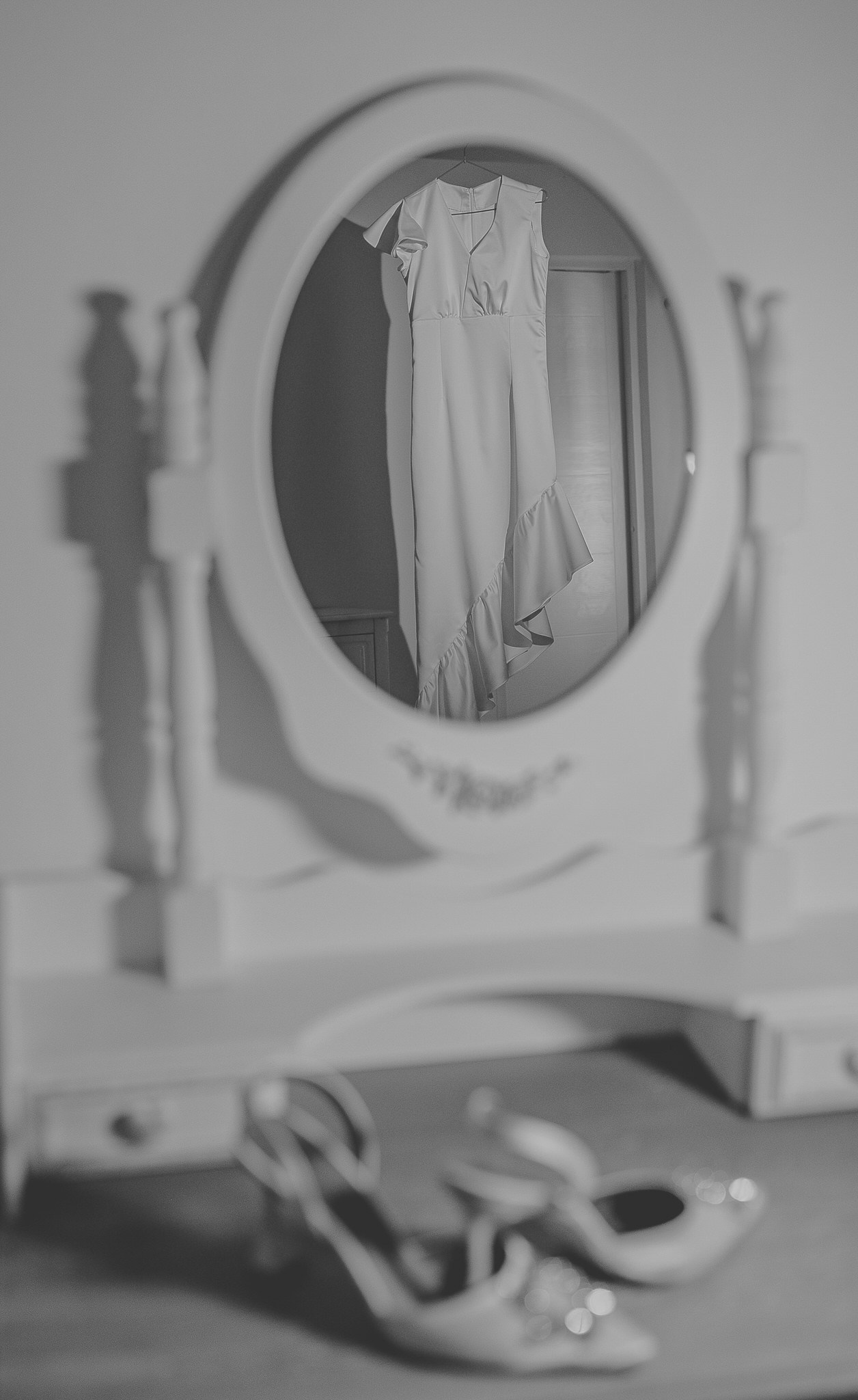 Fotograf profesionist de nuntă. Cu o abordare creativă și tehnici unice, spunem povestea voastră prin imagini pline de iubire și naturalețe. Descoperă arta fotografiei de nuntă . Fotograf Iasi, fotograf de nunta Suceava. Fotografii de nuntă. Pachet fotografii de nuntă. Fotograf Iasi, fotograf Suceava, fotograf Botosani, fotograf Romania. Servicii foto nuntă. Servicii foto-video.