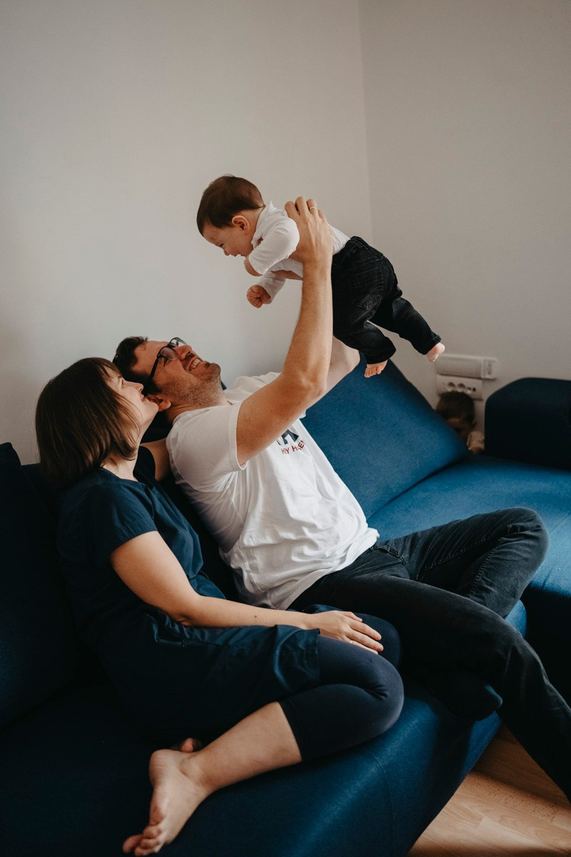 Porodicno fotografisanje kod kuce — Andjela, Lazar, Janko i Mihajlo. Deciji i porodicni fotograf u Beogradu Oksana Skendzic