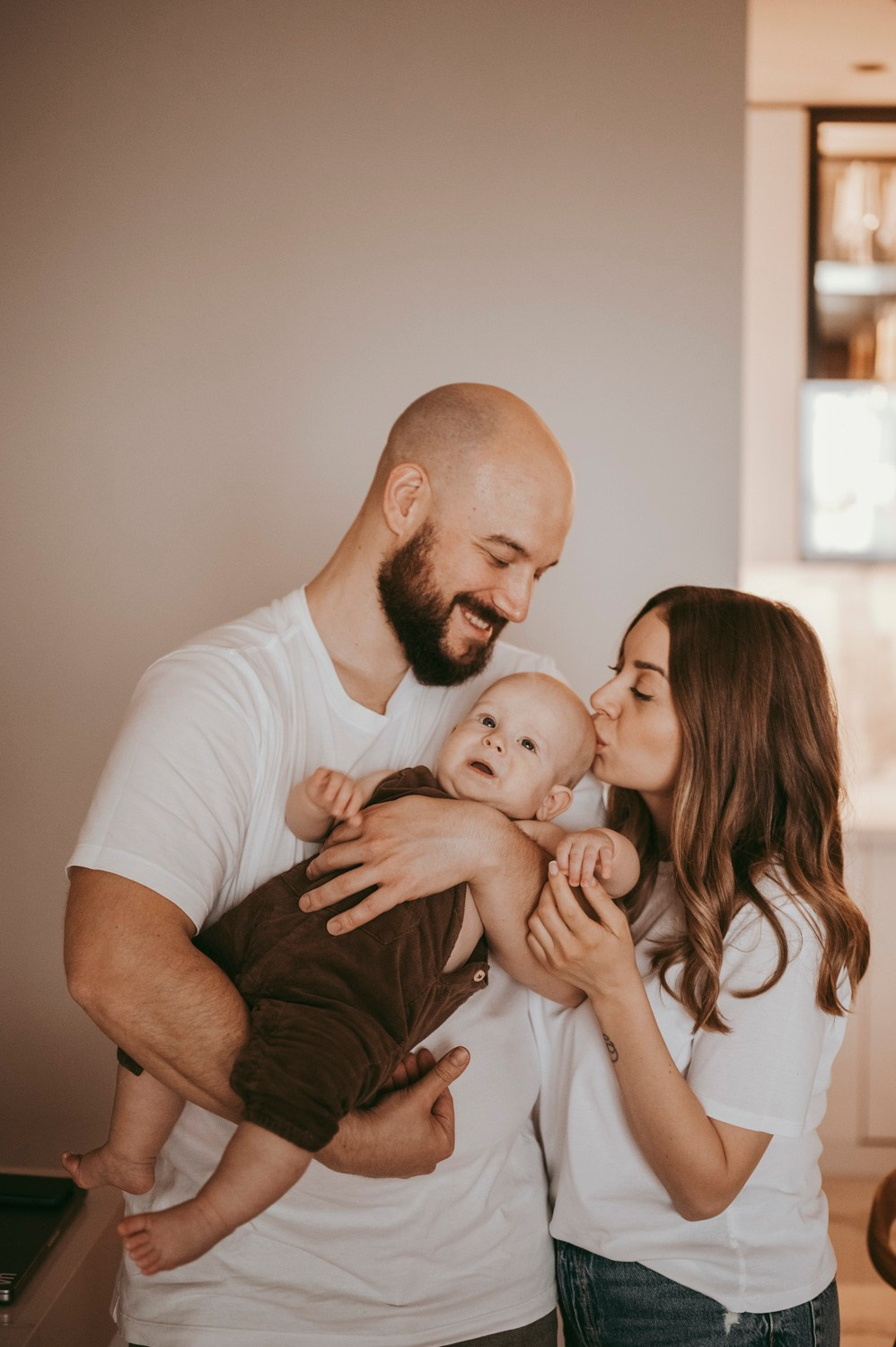 Dusan, Tanja i Luka / porodicno fotografisanje kod kuce. Deciji i porodicni fotograf u Beogradu Oksana Skendzic