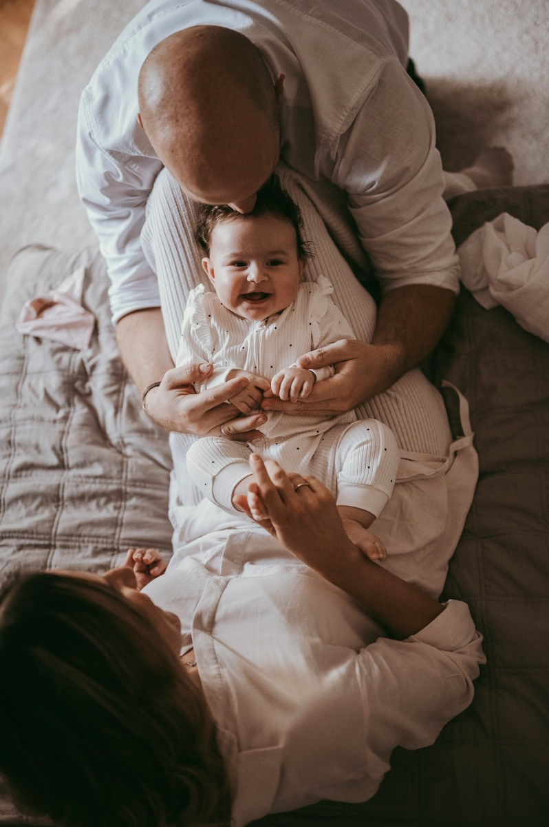 Katarina, Marko i Elena / porodicno fotografisanje kod kuce. Deciji i porodicni fotograf u Beogradu Oksana Skendzic