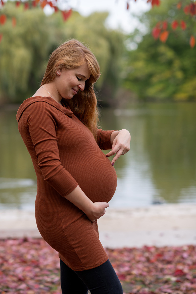 Babybauch Outdoor. Newbornphoto in Duesseldorf