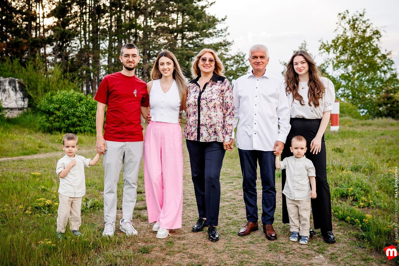 Ревюта. Начало