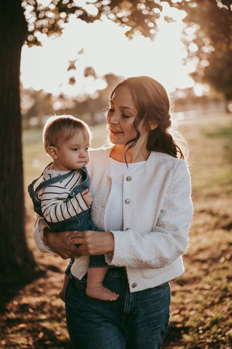 Aleksandra, Filip, Lion i Luka / PORODICNOFOTOGRAFISANJE napolju. Deciji i porodicni fotograf u Beogradu Oksana Skendzic