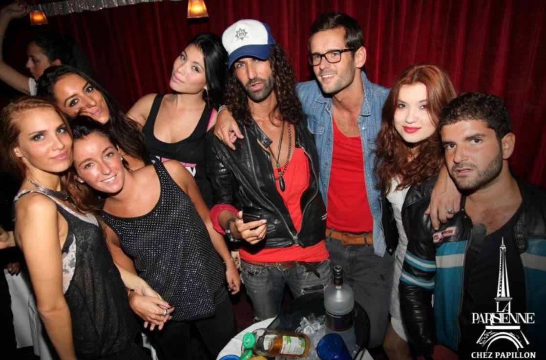 АИNA Vernov Les têtes de pub Nous avons besoin des photographes ANNA Shay