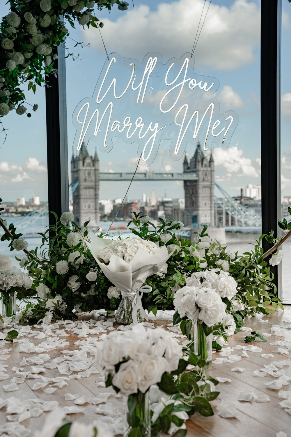 Proposal Cheval Three Quays. Tonya Kyrylenko photographer in London