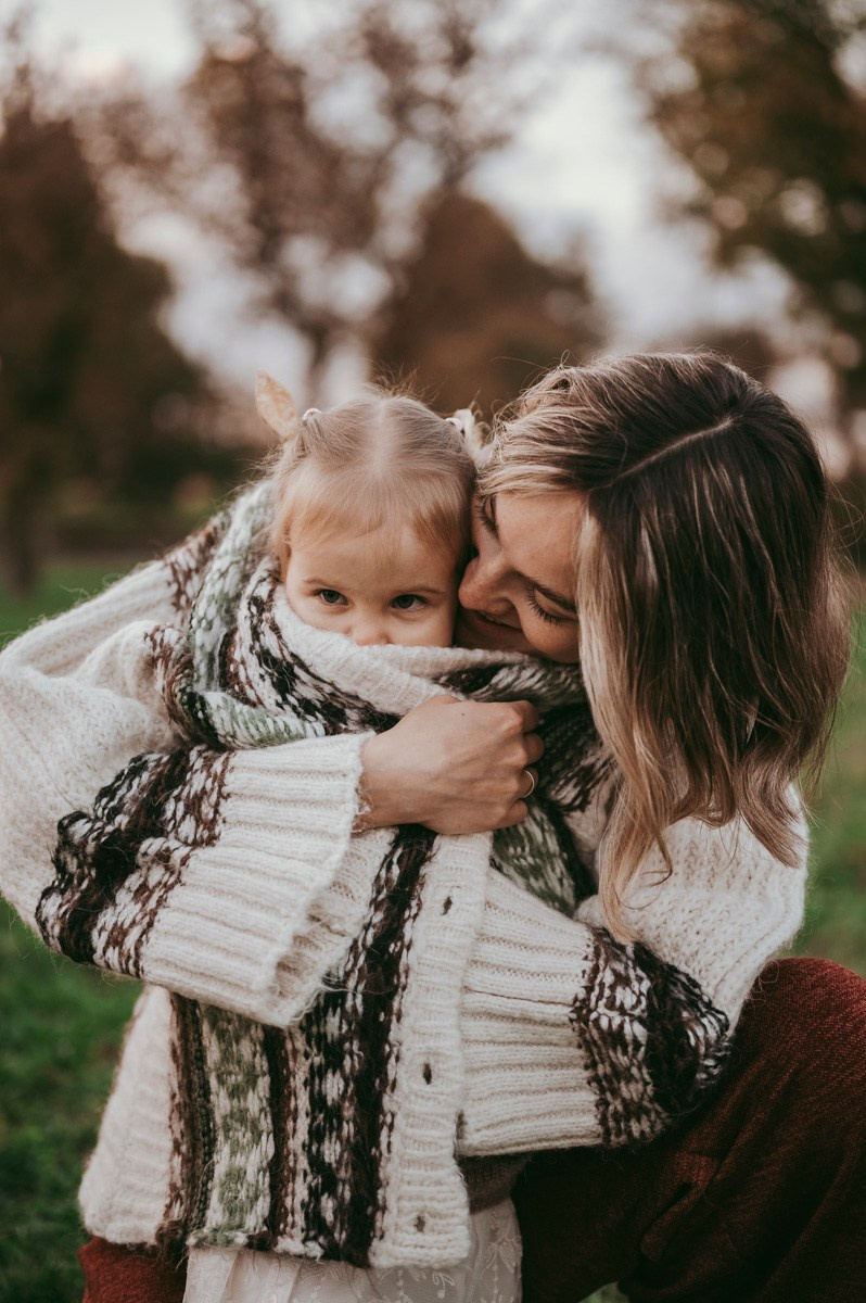 Anastasija, Aleksej i Agata / porodicno fotografisanje napolju. Deciji i porodicni fotograf u Beogradu Oksana Skendzic