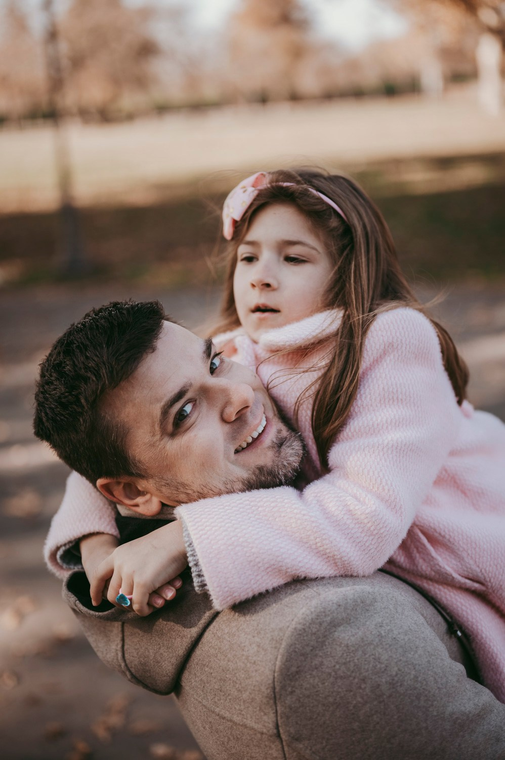 Iva, Ivan, Tara i Stefan — porodicno fotografisanje napolju. Deciji i porodicni fotograf u Beogradu Oksana Skendzic