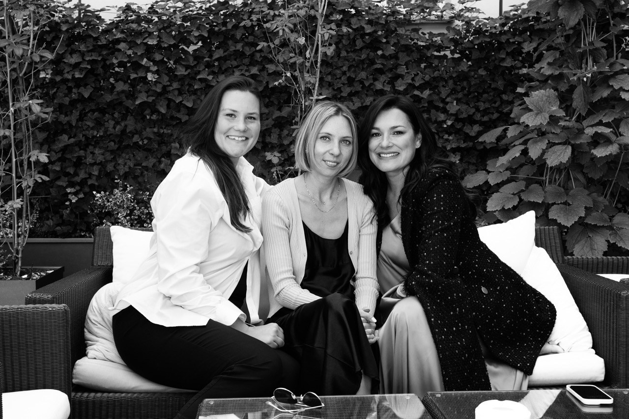 BACKSTAGE. Dana Lišková — Empathetic Photographer | Introspective Artist |Neurodivergent Coach | Founder of Artepy.cz