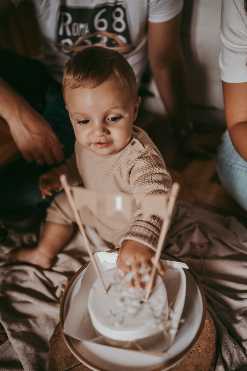 Filipova prva proslava rodjendan kod kuce. Deciji i porodicni fotograf u Beogradu Oksana Skendzic