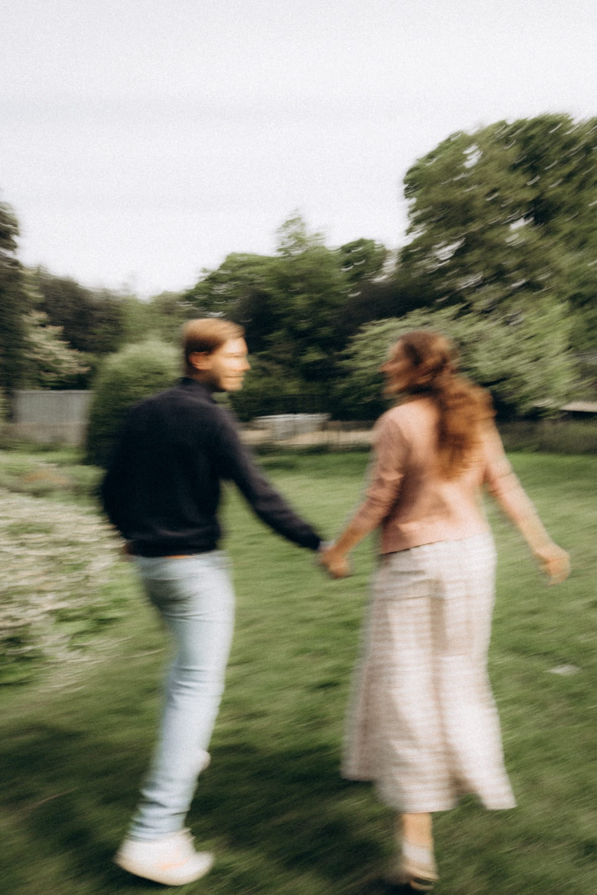 Love Story in Antwerpen. Little Birdie – Jouw familie- en huwelijksfotograaf in België en daarbuiten