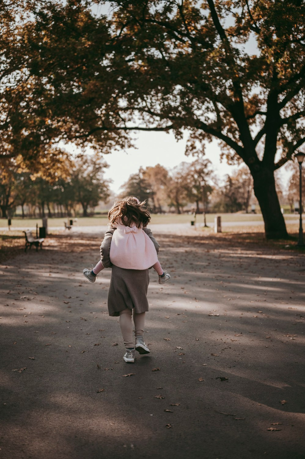 Iva, Ivan, Tara i Stefan — porodicno fotografisanje napolju. Deciji i porodicni fotograf u Beogradu Oksana Skendzic