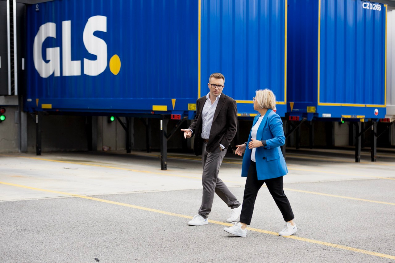 Korporátní a firemní fotografie. Dana Lišková — Empatická fotografka | Introspektivní umělkyně | Neurodivergentní koučka| Zakladatelka Artepy.cz