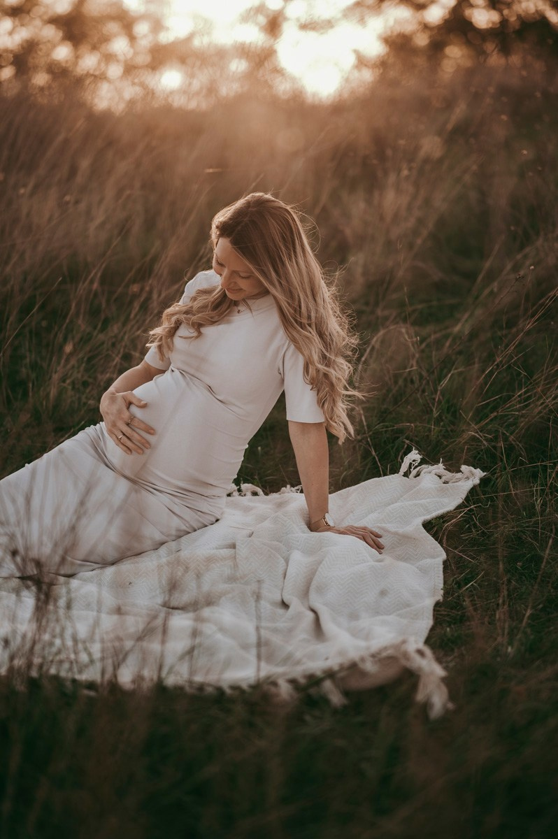 Milena / trudnicko fotografisanje sa porodicom. Deciji i porodicni fotograf u Beogradu Oksana Skendzic