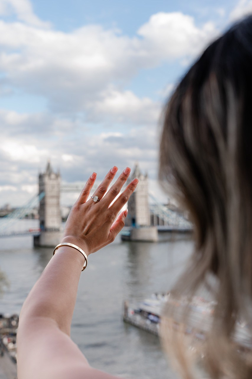 Proposal Cheval Three Quays. Tonya Kyrylenko photographer in London