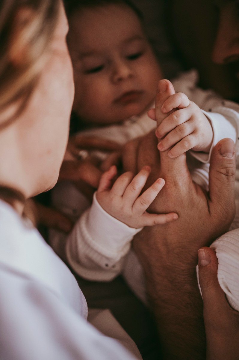Katarina, Marko i Elena / porodicno fotografisanje kod kuce. Deciji i porodicni fotograf u Beogradu Oksana Skendzic