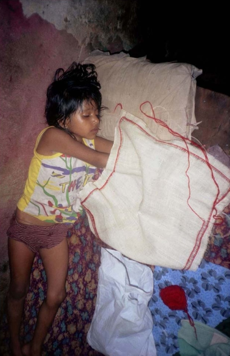 CAFE DEL PHOTO #89 «Рождённые в борделях». Școala de fotografie lui Roman Ribaliov. Orașul Chișinău, Moldova