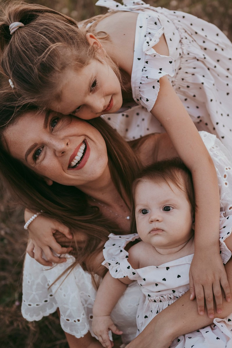 Sonja, Bojan, Nadja i Una / porodicno fotografisanje. Deciji i porodicni fotograf u Beogradu Oksana Skendzic