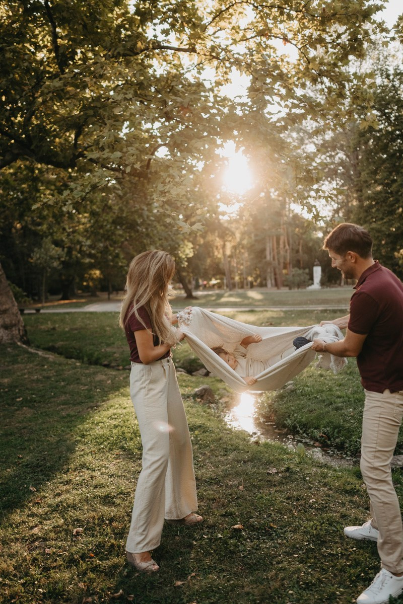 Aleksandra, Lazar, Marin i Leo / porodicno fotografisanje napolju. Deciji i porodicni fotograf u Beogradu Oksana Skendzic