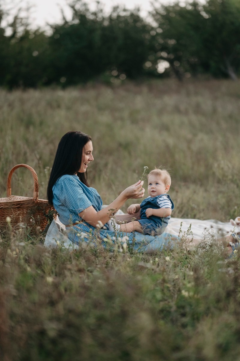 Basici / porodicno fotografisanje u prirodi. Deciji i porodicni fotograf u Beogradu Oksana Skendzic