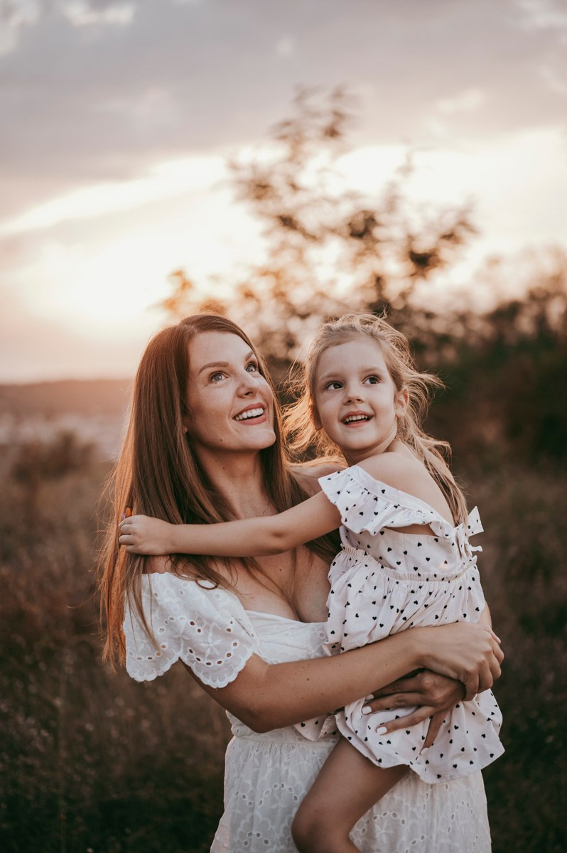 Sonja, Bojan, Nadja i Una / porodicno fotografisanje. Deciji i porodicni fotograf u Beogradu Oksana Skendzic