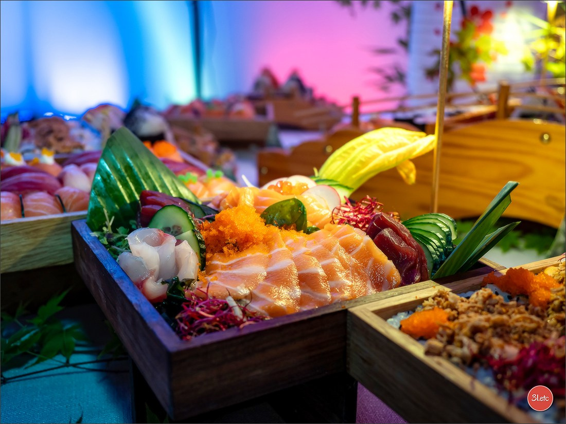 Ням-ням в ресторане Manicook Marché et Restaurant Asiatique. Photographe à Strasbourg | Portraits, Studio, Enfants, Événements