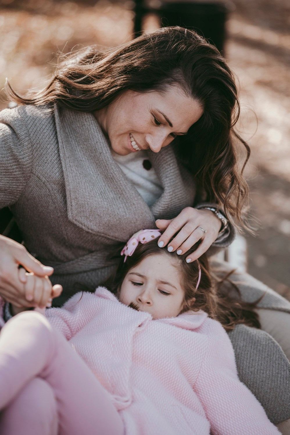 Iva, Ivan, Tara i Stefan — porodicno fotografisanje napolju. Deciji i porodicni fotograf u Beogradu Oksana Skendzic