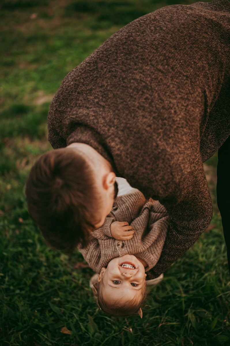 Anastasija, Aleksej i Agata / porodicno fotografisanje napolju. Deciji i porodicni fotograf u Beogradu Oksana Skendzic