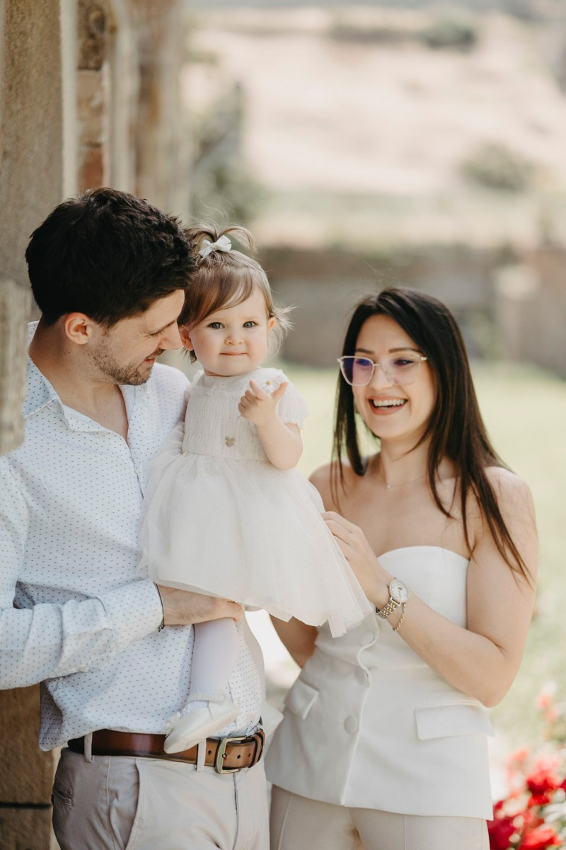 Lara / krstenje, crkva svete Ruzice na Kalemegdanu. Deciji i porodicni fotograf u Beogradu Oksana Skendzic
