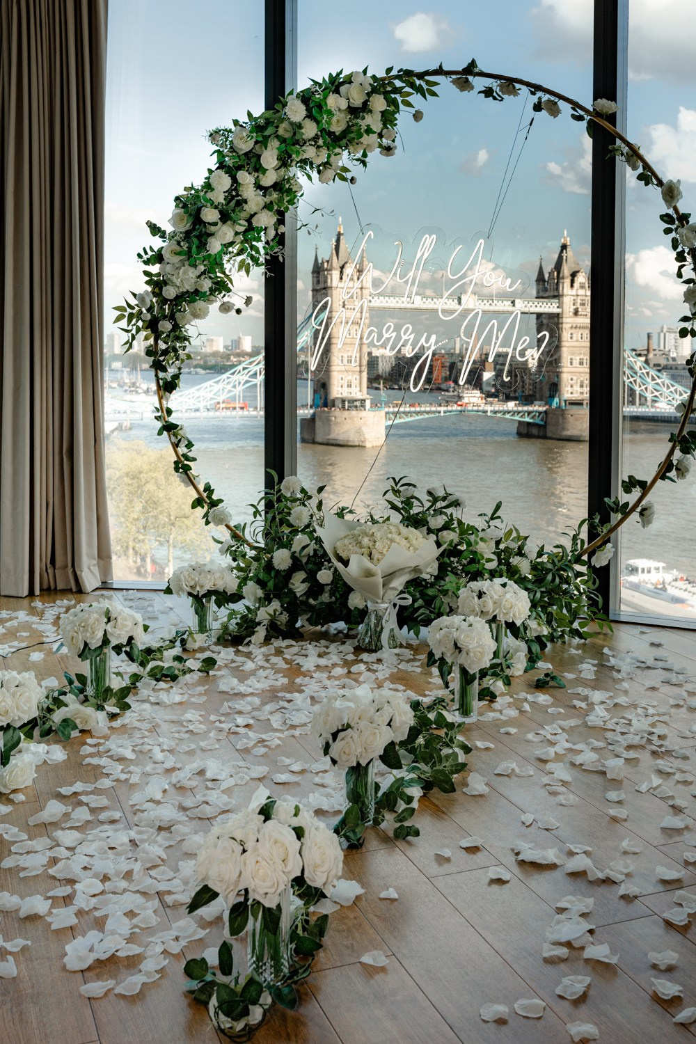 Proposal Cheval Three Quays. Tonya Kyrylenko photographer in London