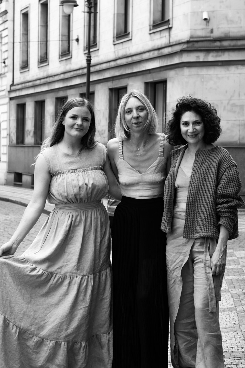 BACKSTAGE. Dana Lišková — Empathetic Photographer | Introspective Artist |Neurodivergent Coach | Founder of Artepy.cz