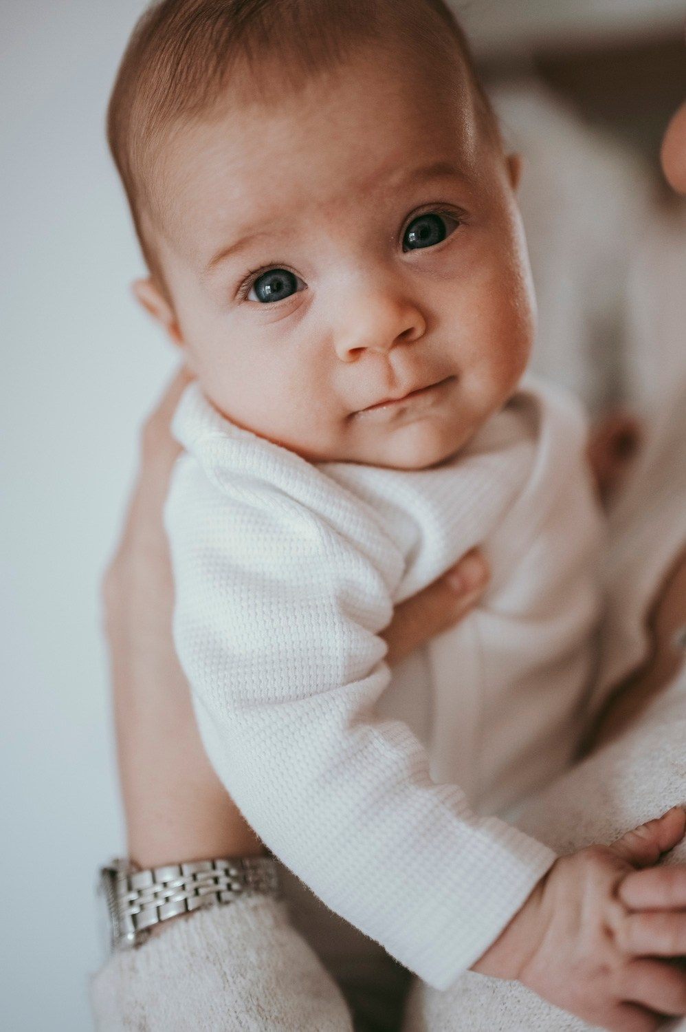 Porodicno fotografisanje sa bebom kod kuce / Ivana Miroslav i Nadica. Deciji i porodicni fotograf u Beogradu Oksana Skendzic