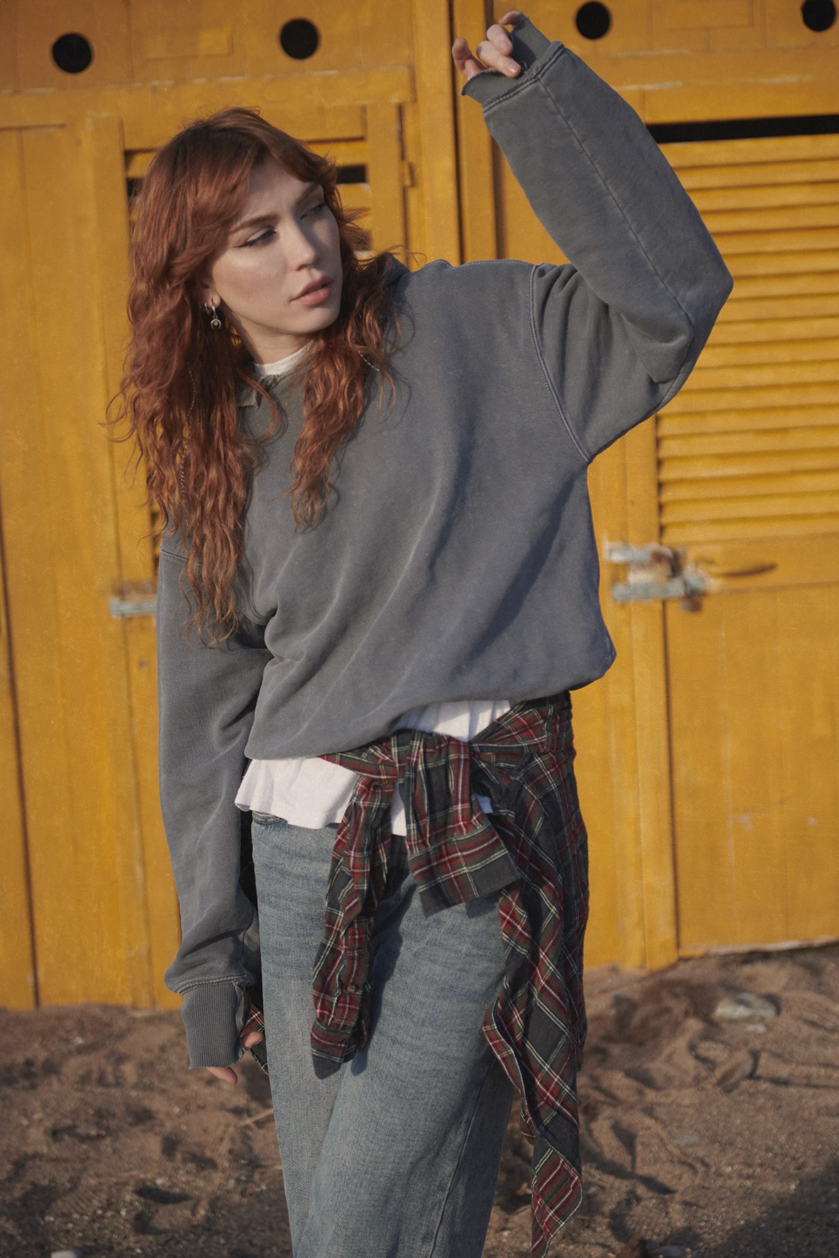 ALENA & DEN. Minimalist brand photographer & videographer | Raw sincerity. Pure Form