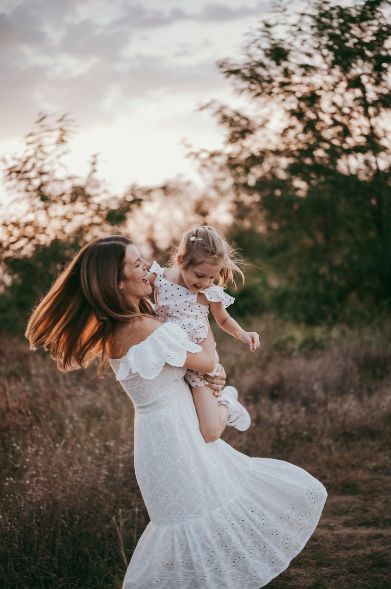 Sonja, Bojan, Nadja i Una / porodicno fotografisanje. Deciji i porodicni fotograf u Beogradu Oksana Skendzic