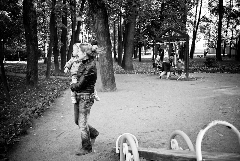 Про Яну и Катю в Михайловском саду. Виктория Дини. Арт-фотография