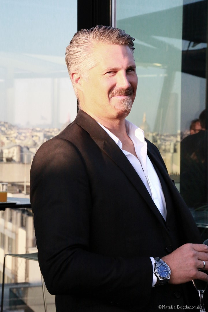 Sur les toits de Paris. Soirée. Natalia Bogdanovska. Films et photographie corporate en France