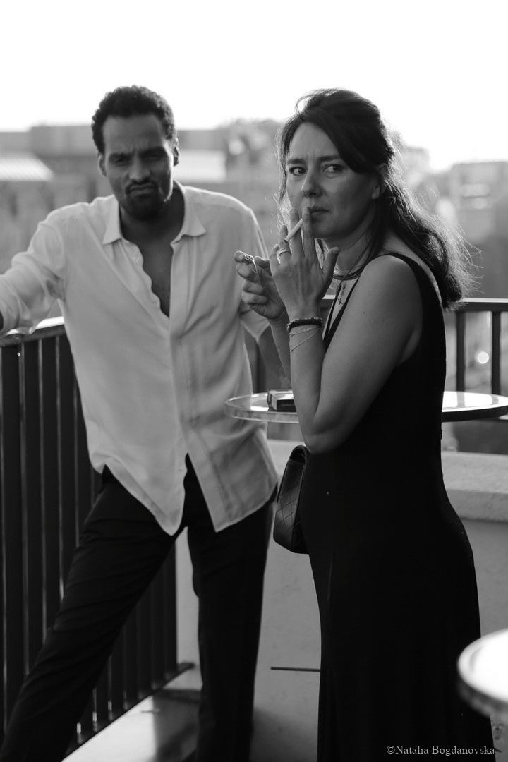 Sur les toits de Paris. Soirée. Natalia Bogdanovska. Films et photographie corporate en France