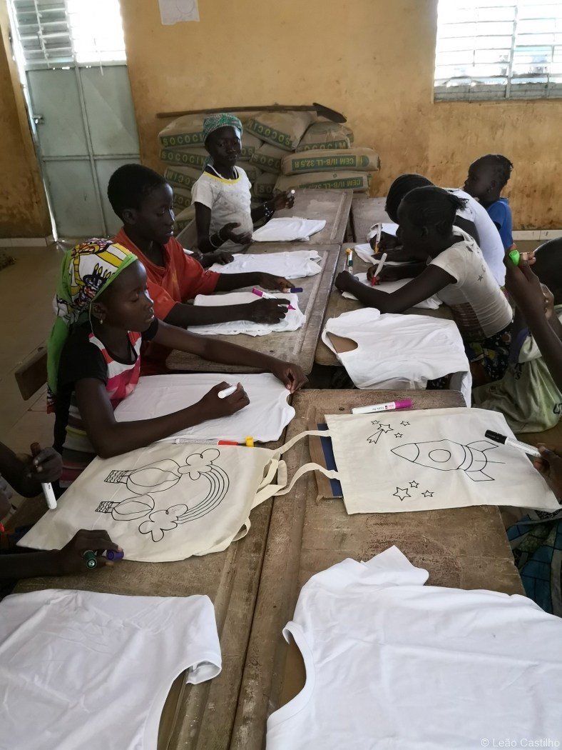 Photos of volunteer work at Senegal. Simbahalu