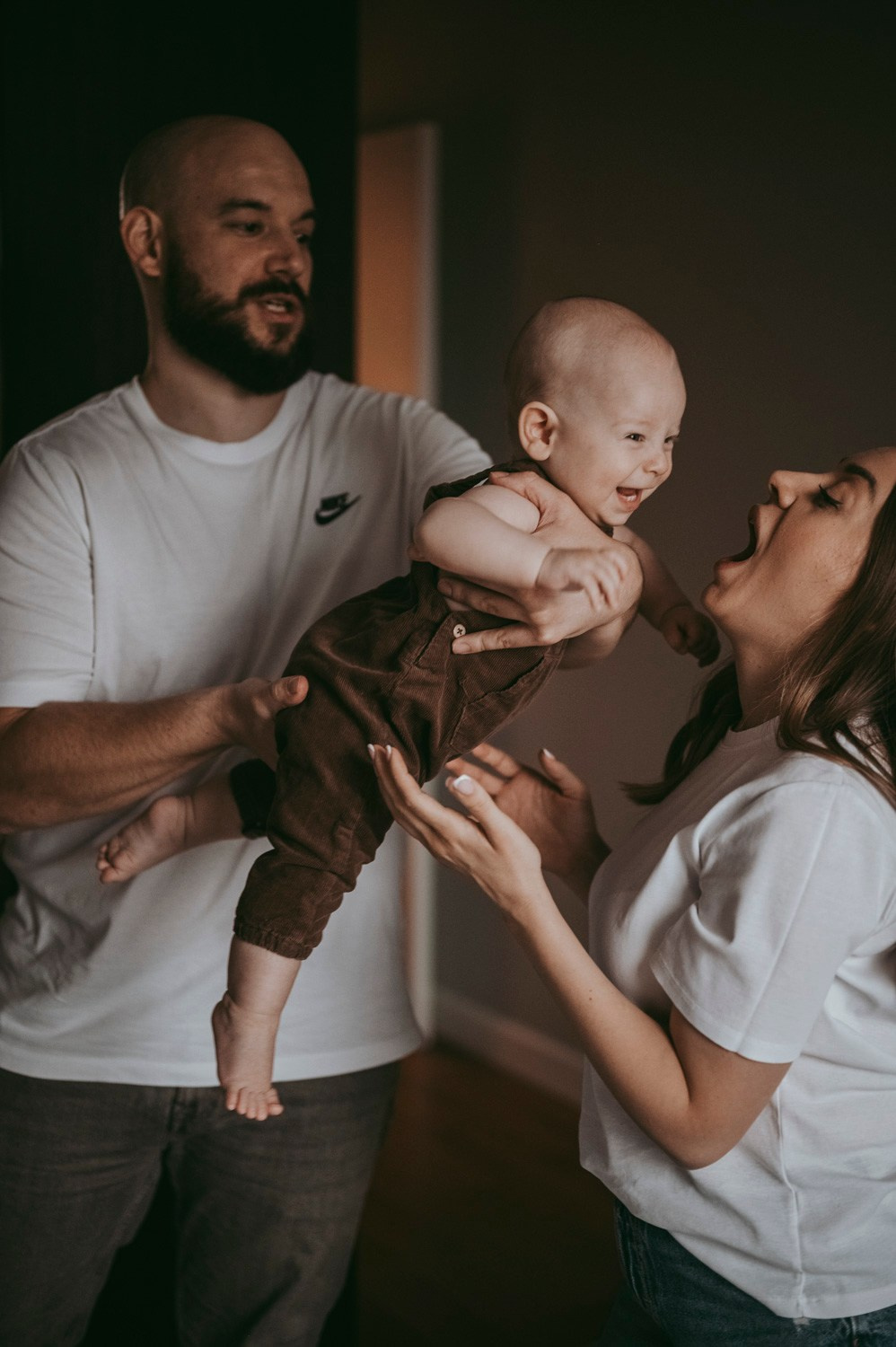 Dusan, Tanja i Luka / porodicno fotografisanje kod kuce. Deciji i porodicni fotograf u Beogradu Oksana Skendzic