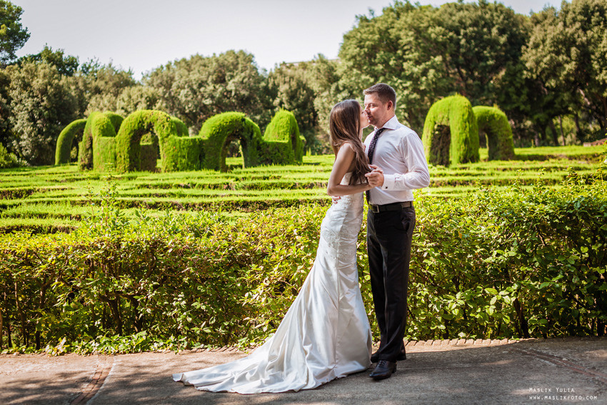 Свадебная фотосессия в Барселоне в парке Лабиринт. Фотограф в Барселоне Испании Маслик Юлия