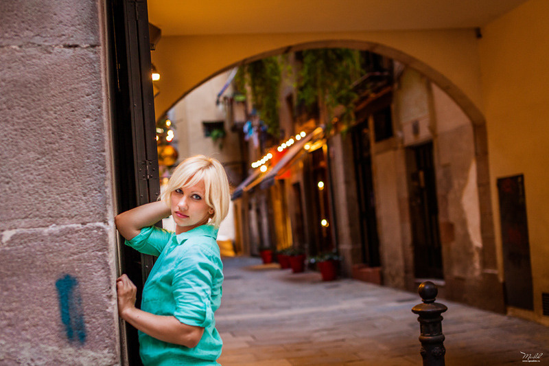 Sesión de fotos de retrato en el Park Güell. Fotógrafo en Barcelona  Maslik Yulia