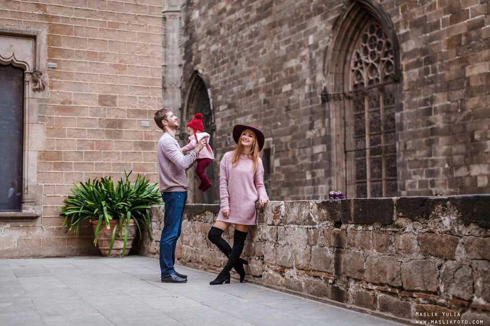 Sesión de fotos de invierno en Barcelona. Fotógrafo en Barcelona  Maslik Yulia
