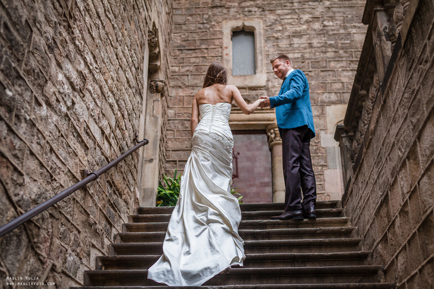 Свадебная фотосессия в Барселоне в парке Лабиринт. Фотограф в Барселоне Испании Маслик Юлия