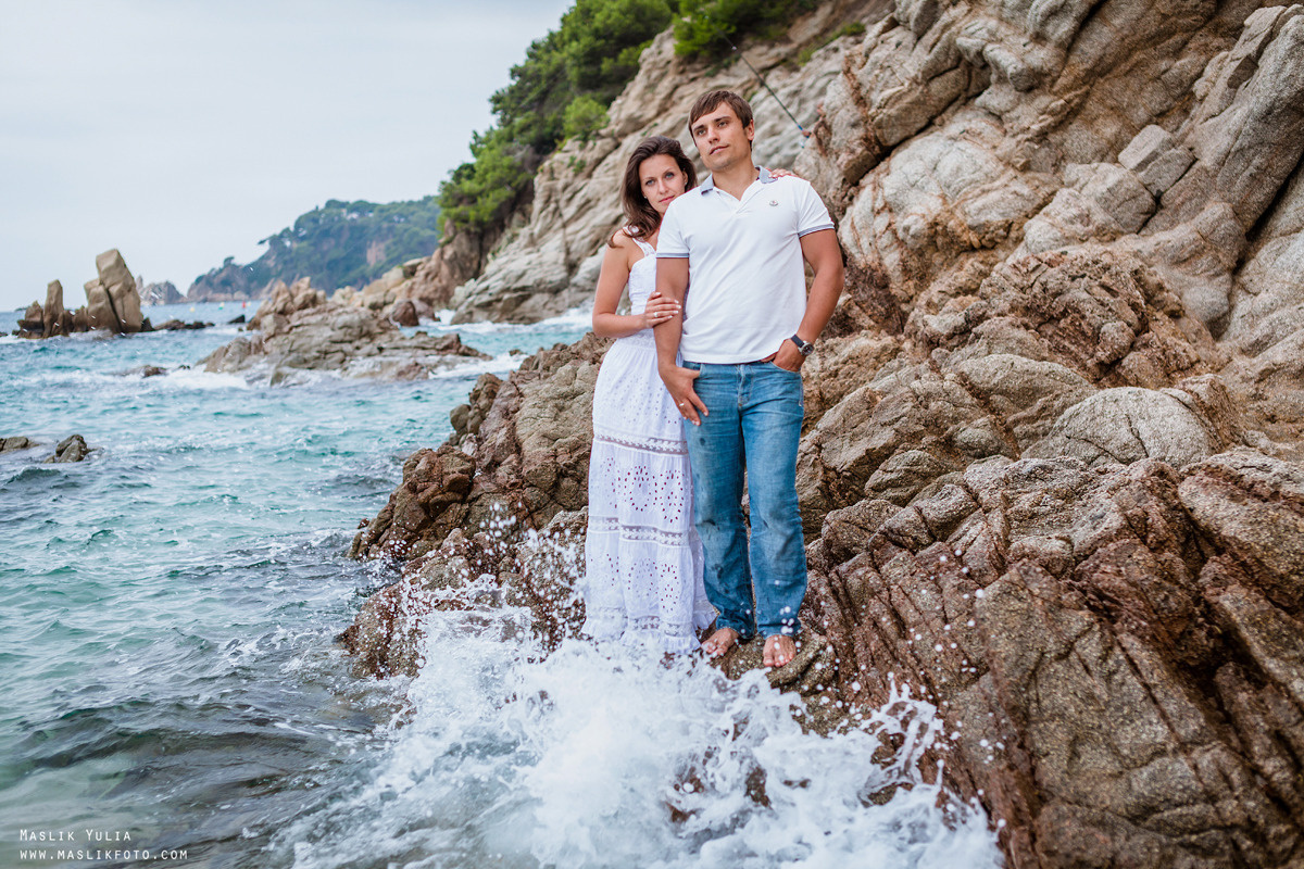 Sea photo session in Tossa de Mar. Photographer in Barcelona Spain Maslik Yulia