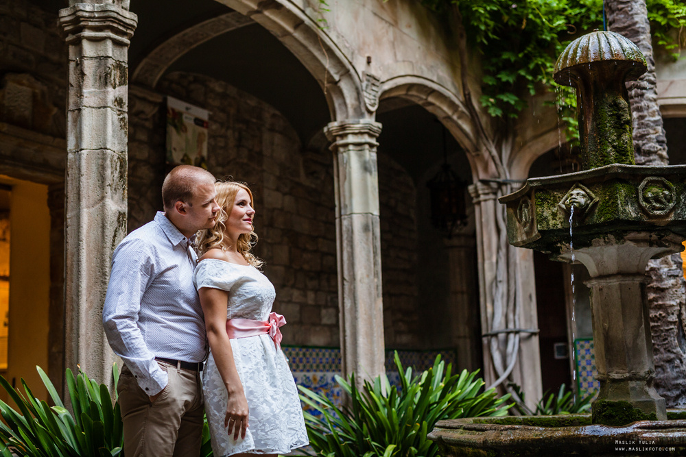 Przyjemna sesja zdjęciowa w Barcelonie. Fotograf w Barcelonie Hiszpanii Maslik Yulia