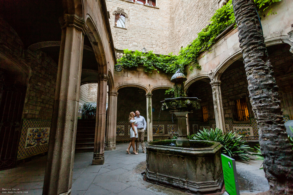 Przyjemna sesja zdjęciowa w Barcelonie. Fotograf w Barcelonie Hiszpanii Maslik Yulia