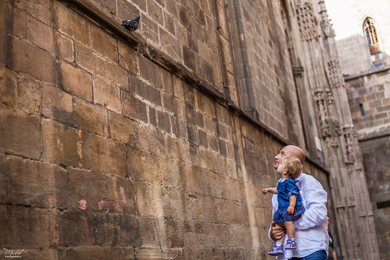 Sesión fotográfica familiar en la playa en Barcelona. Fotógrafo en Barcelona  Maslik Yulia